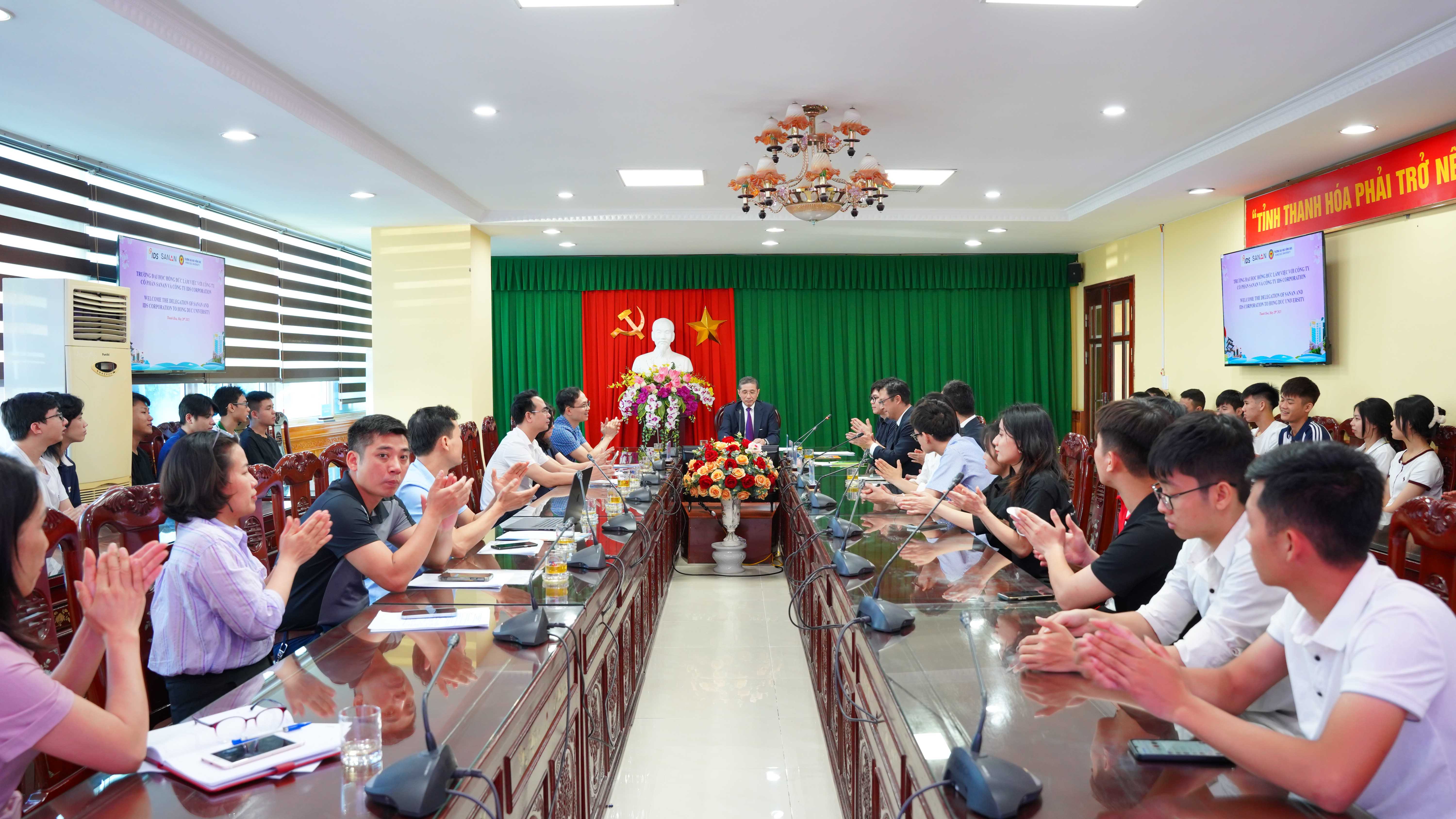 Trường Đại học Hồng Đức đón tiếp đại diện nhiều doanh nghiệp trong nước và quốc tế đến hợp tác và tuyển dụng sinh viên ngành kỹ thuật - công nghệ